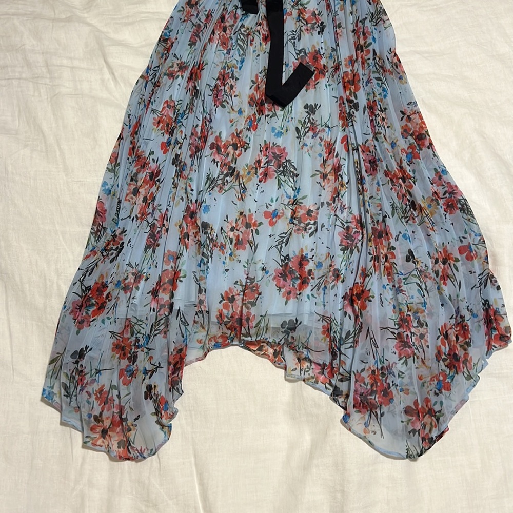 Likely blue floral pleated midi dress - Picture 3 of 6